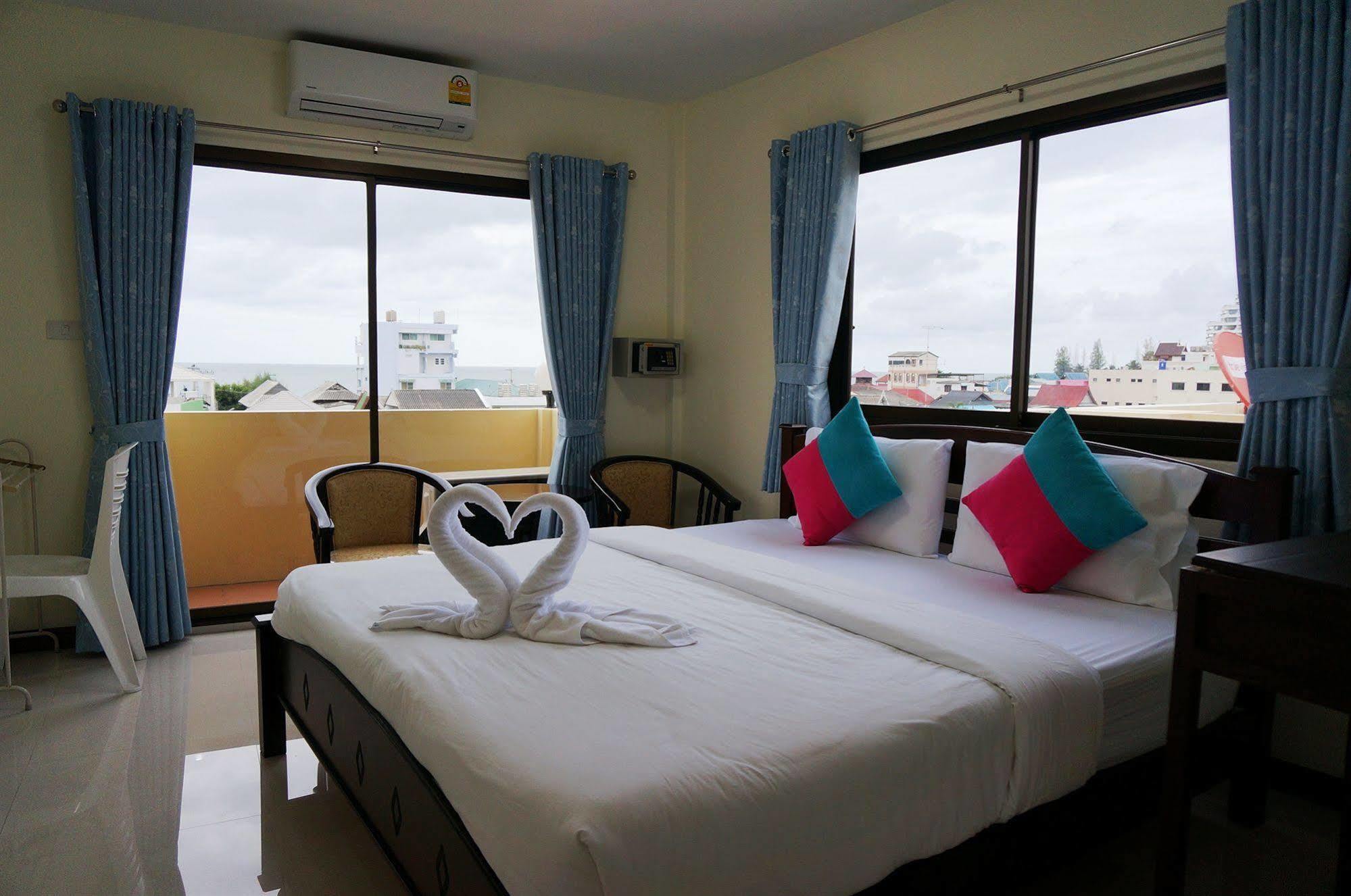 Baan Taweesuk Guest House HHQ Extérieur photo