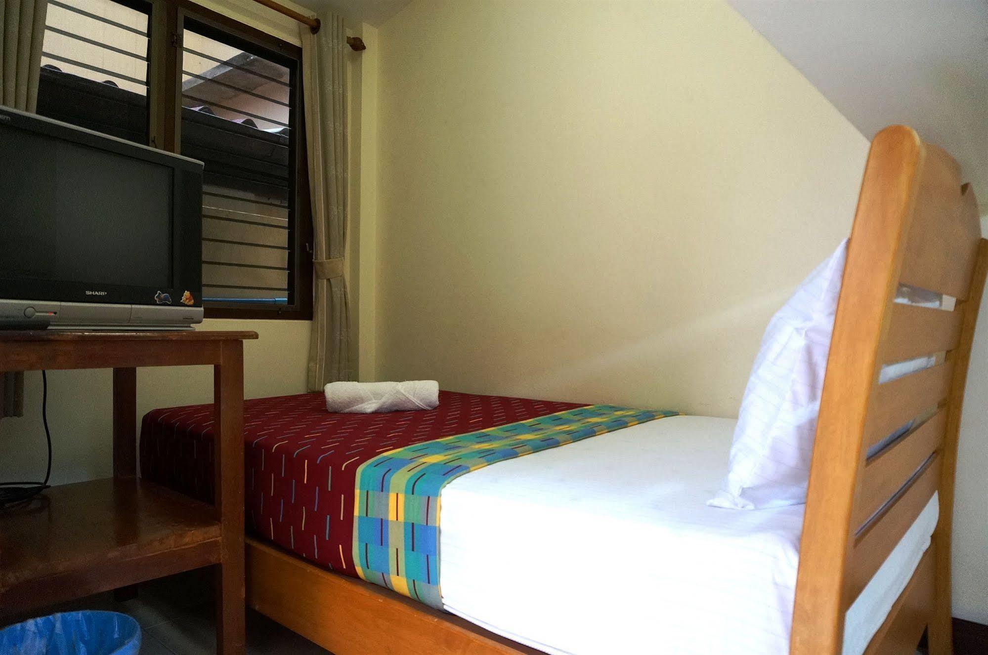 Baan Taweesuk Guest House HHQ Extérieur photo