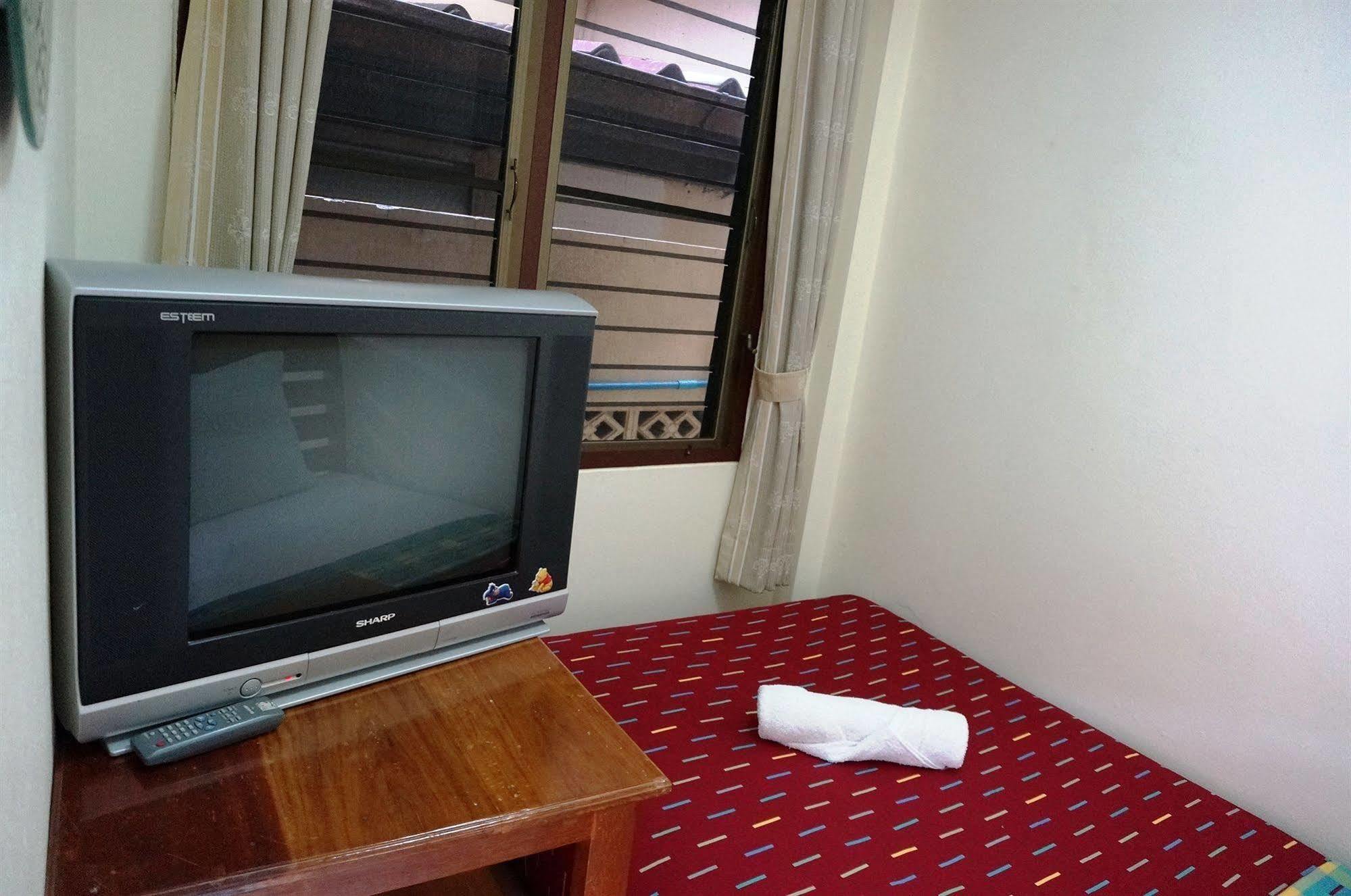 Baan Taweesuk Guest House HHQ Extérieur photo