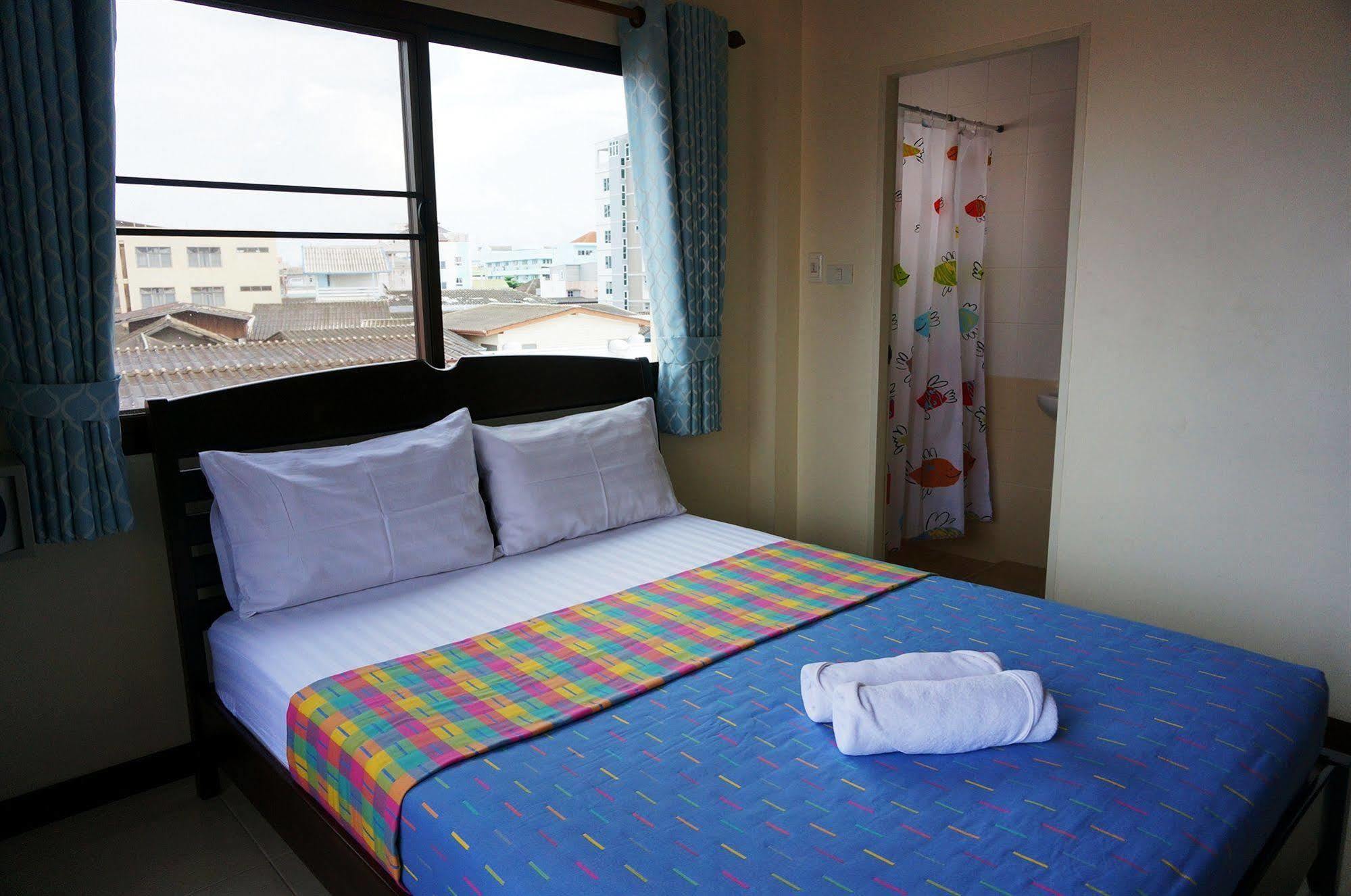 Baan Taweesuk Guest House HHQ Extérieur photo